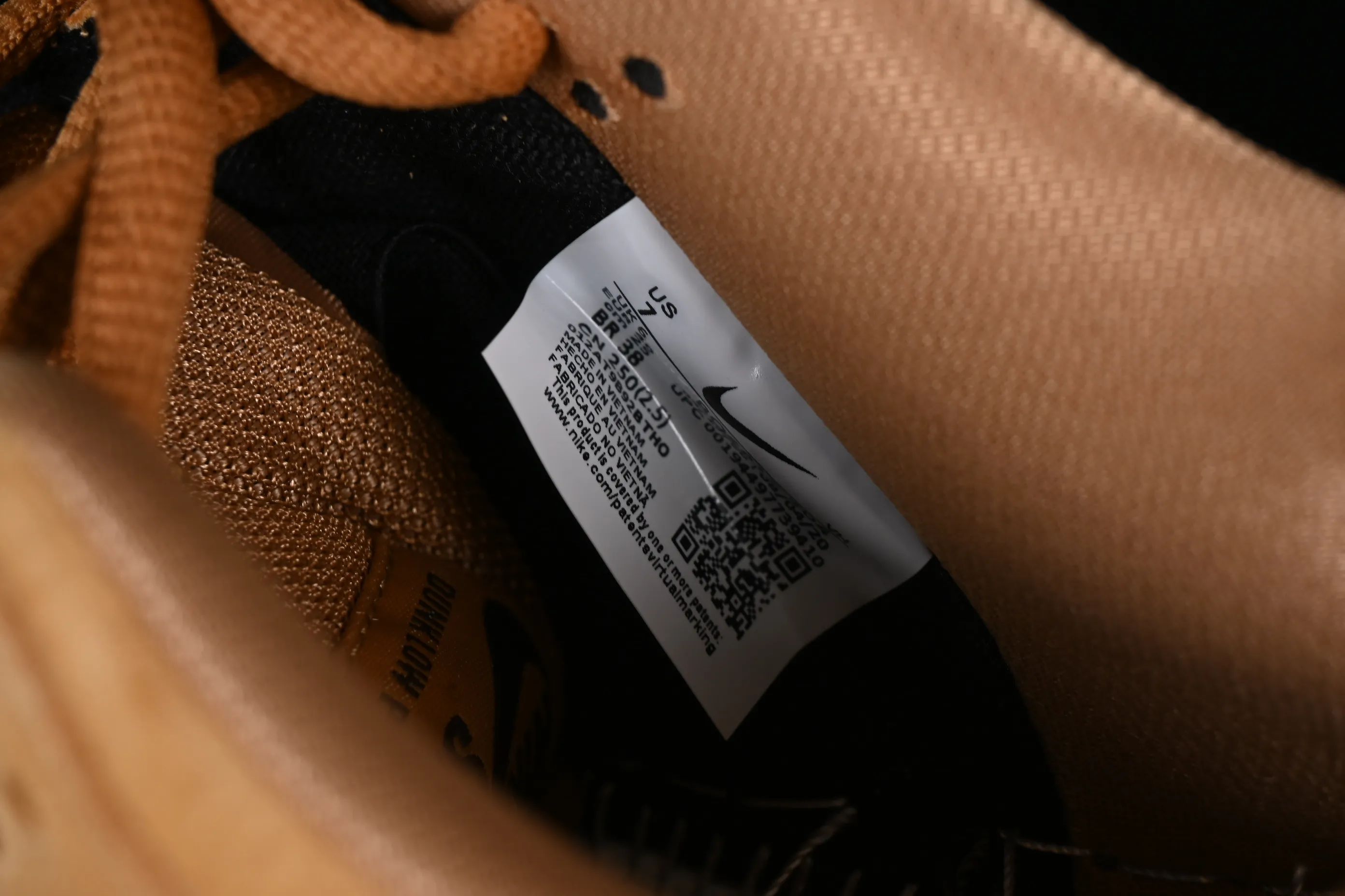 All Categories Nk SB Dunk Series Nk SB Dunk Low Low-top sneakers Nk SB Dunk Low Pro Wheat color Falling yellow low-top sports skateboard shoes BQ6817-204